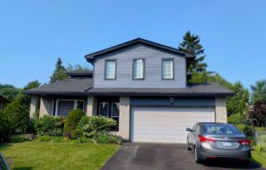 Home exterior to help homeowners choose between vinyl, aluminum, or steel siding with 1st Choice Home Solutions