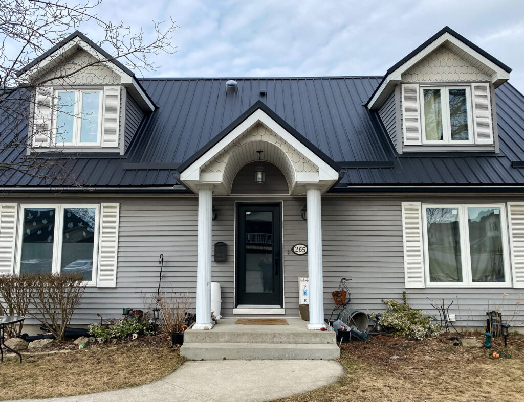 Alt text: Exterior renovation checklist for roofing, siding, windows, doors and eavestroughs
